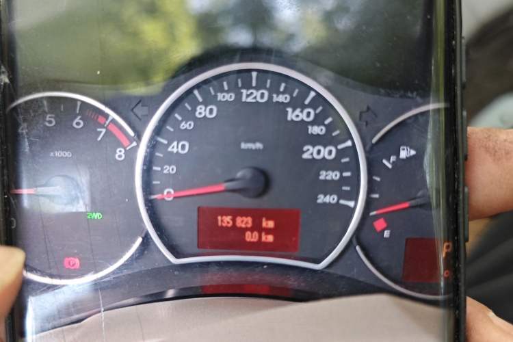 Used Renault Koleos 2010 2.5L 4x4 Comfort Edition Odometer Close Up