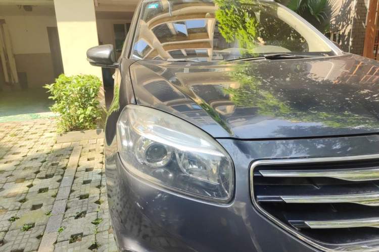 Used Renault Koleos 2010 2.5L Two-Wheel Drive Comfort Version Right Front Headlight