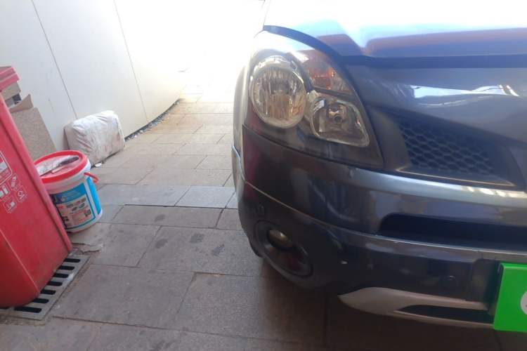 Used Renault Koleos 2010 2.5L Two-Wheel Drive Comfort Version Right Front Headlight