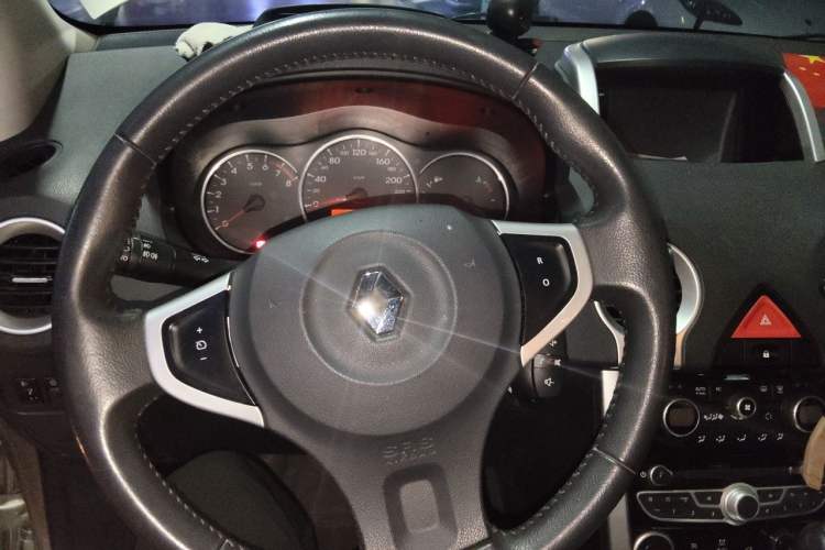 Used Renault Koleos 2010 2.5L 4x4 Luxury Version Steering Wheel
