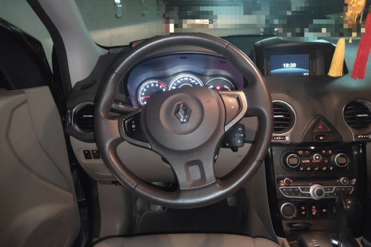 Used Renault Koleos 2010 2.5L 4x4 Comfort Edition Steering Wheel