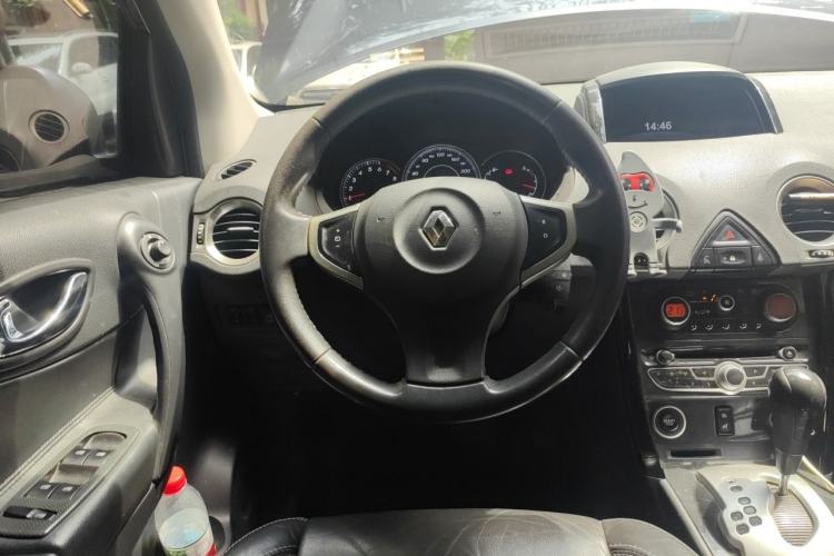 Used Renault Koleos 2010 2.5L Two-Wheel Drive Comfort Version Steering Wheel