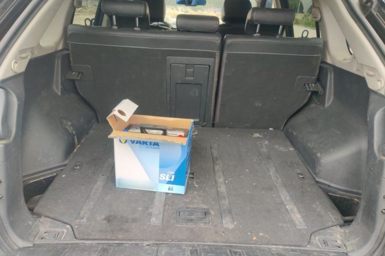 Used Renault Koleos 2010 2.5L 4x4 Comfort Edition Trunk