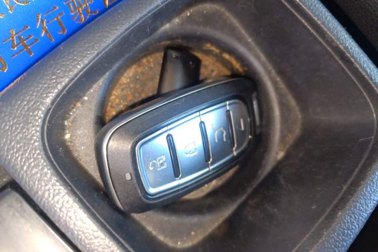 Used Renault Koleos 2010 2.5L Two-Wheel Drive Comfort Version Vehicle Key