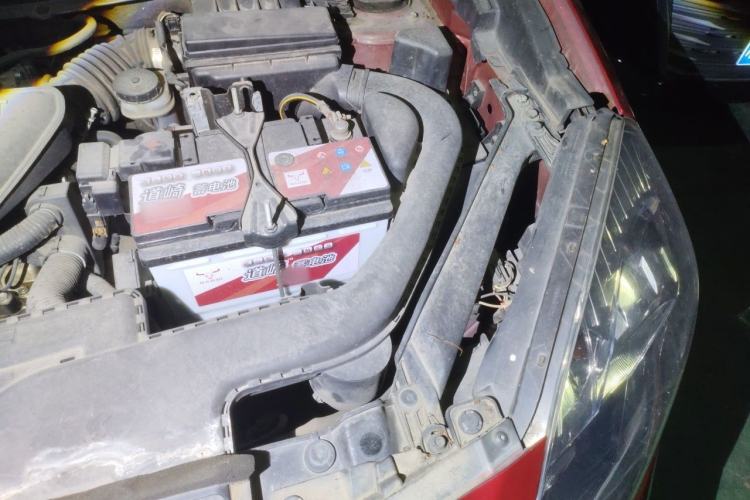 Used Renault Koleos 2010 2.5L Two-Wheel Drive Comfort Version Engine Bay Left