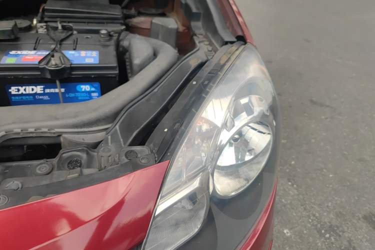 Used Renault Koleos 2010 2.5L 4x4 Comfort Edition Engine Bay Left