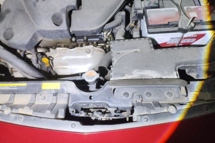 Used Renault Koleos 2010 2.5L Two-Wheel Drive Comfort Version Engine Bay