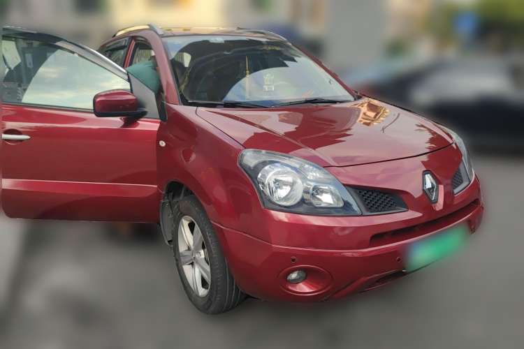 Used Renault Koleos 2010 2.5L 4x4 Comfort Edition Front Right 45 Deg
