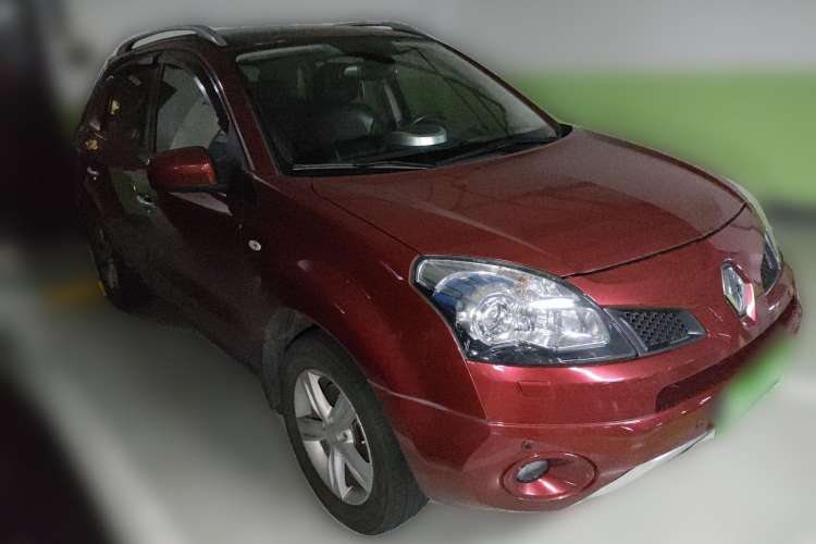 Used Renault Koleos 2010 2.5L 4x4 Luxury Version Front Right 45 Deg