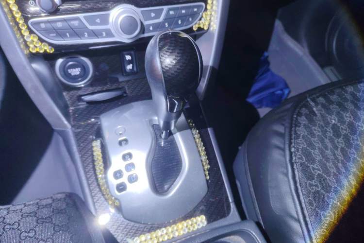 Used Renault Koleos 2010 2.5L Two-Wheel Drive Comfort Version Gear Lever