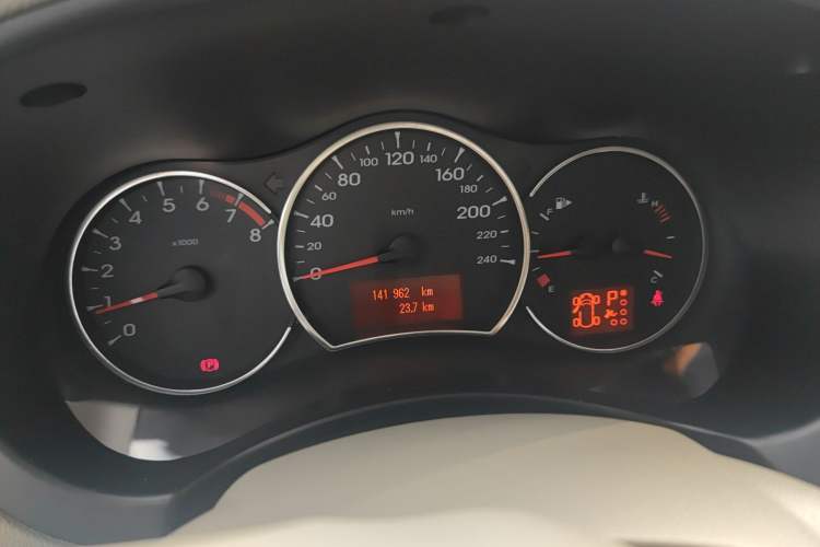 Used Renault Koleos 2010 2.5L 4x4 Comfort Edition Instrument Cluster