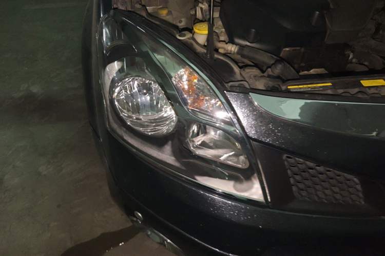 Used Renault Koleos 2010 2.5L 4x4 Comfort Edition Right Front Headlight