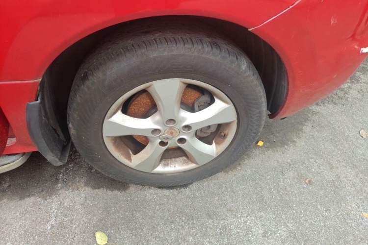 Used Renault Koleos 2010 2.5L Two-Wheel Drive Comfort Version Right Front Wheel Hub