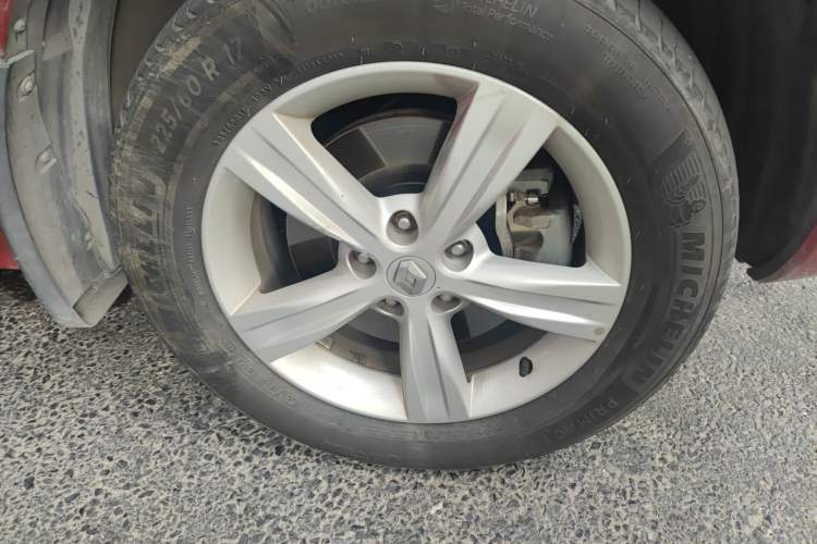 Used Renault Koleos 2010 2.5L 4x4 Comfort Edition Right Front Wheel Hub