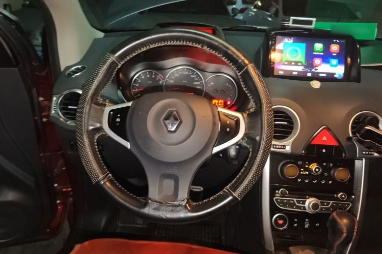 Used Renault Koleos 2010 2.5L 4x4 Comfort Edition Steering Wheel