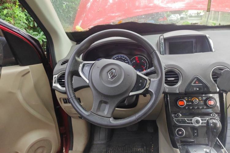 Used Renault Koleos 2010 2.5L Two-Wheel Drive Comfort Version Steering Wheel