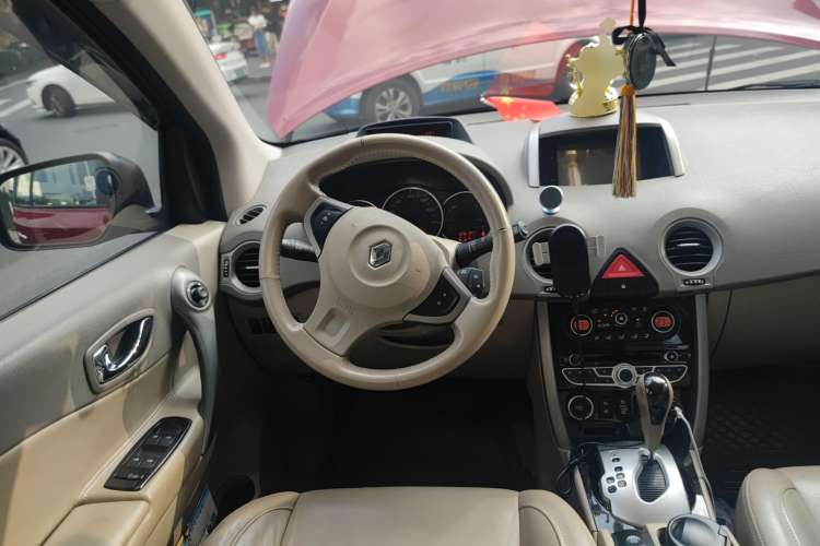 Used Renault Koleos 2010 2.5L 4x4 Comfort Edition Steering Wheel
