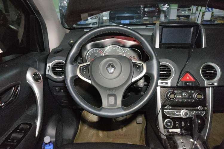 Used Renault Koleos 2010 2.5L 4x4 Luxury Version Steering Wheel