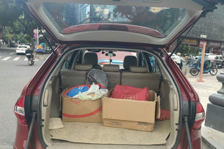 Used Renault Koleos 2010 2.5L 4x4 Comfort Edition Trunk