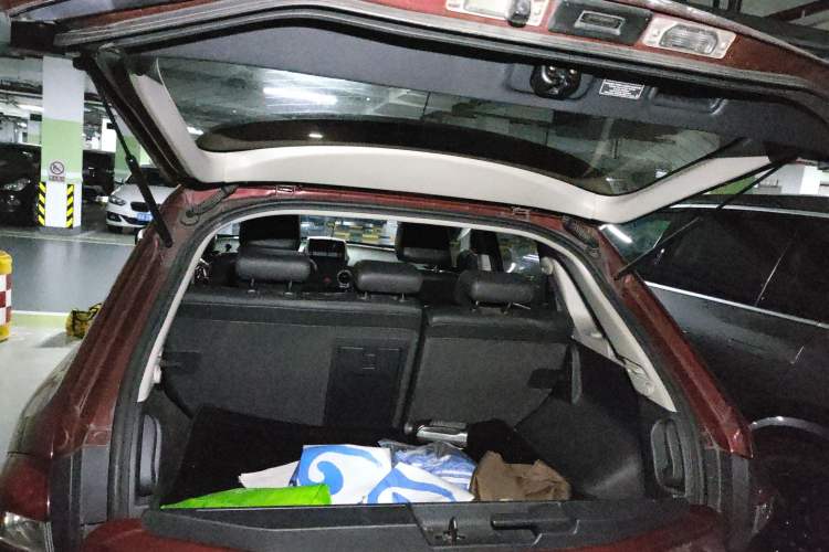 Used Renault Koleos 2010 2.5L 4x4 Luxury Version Trunk