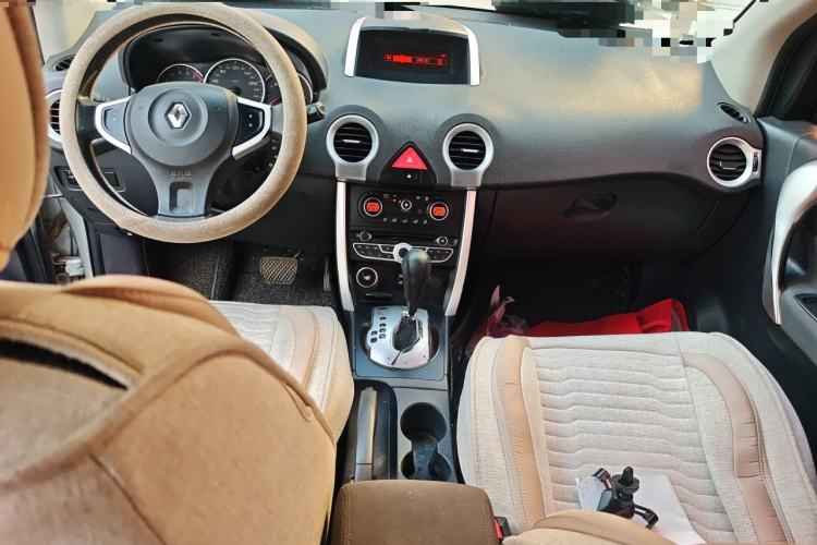 Used Renault Koleos 2010 2.5L Two-Wheel Drive Fashion Edition Center Console