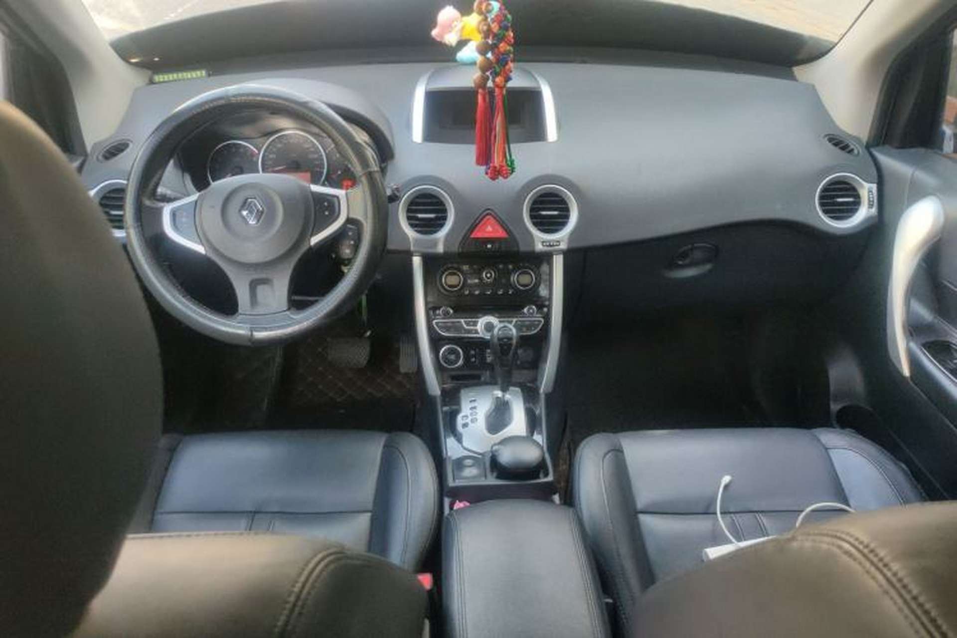 Used Renault Koleos 2010 2.5L 4x4 Comfort Edition Center Console