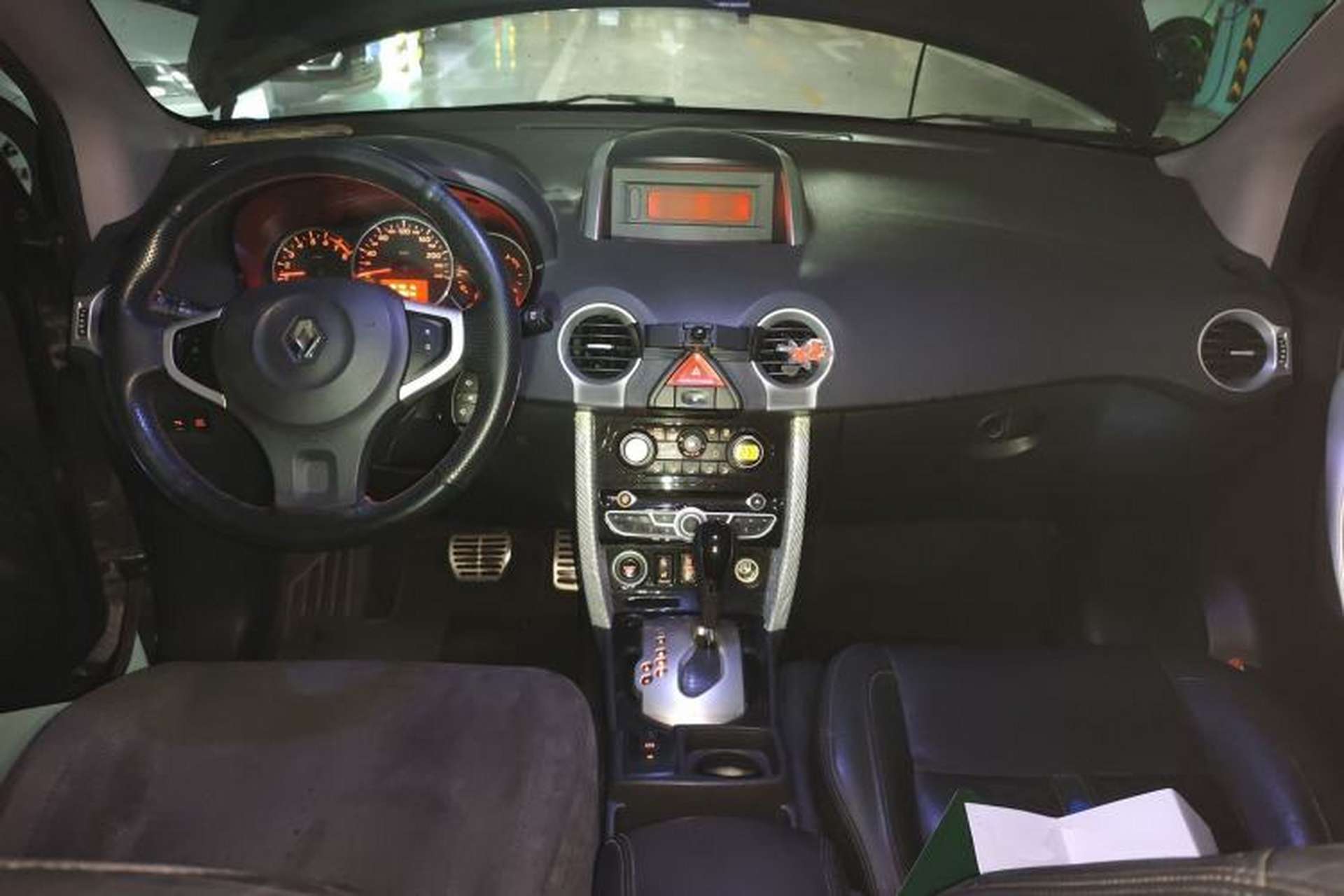 Used Renault Koleos 2010 2.5L 4x4 Comfort Edition Center Console