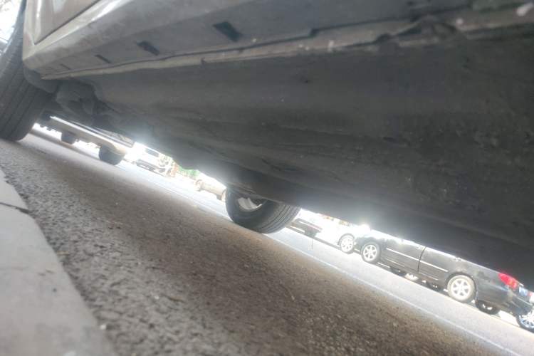 Used Renault Koleos 2010 2.5L 4x4 Comfort Edition Chassis Front Right