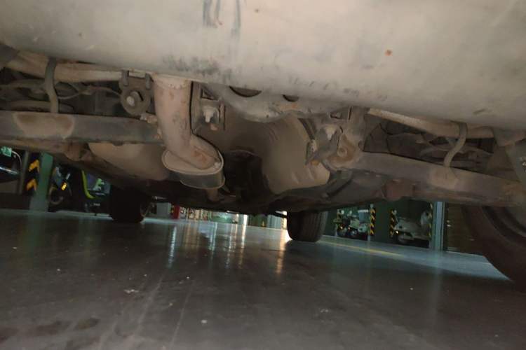 Used Renault Koleos 2010 2.5L Two-Wheel Drive Comfort Version Chassis Rear