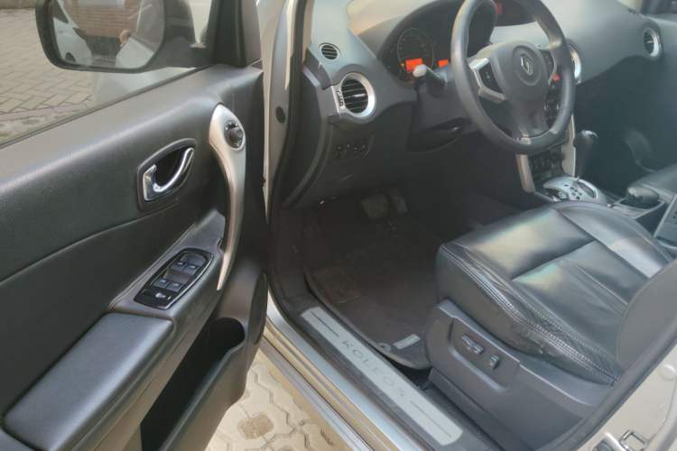 Used Renault Koleos 2010 2.5L 4x4 Comfort Edition Driver Seat