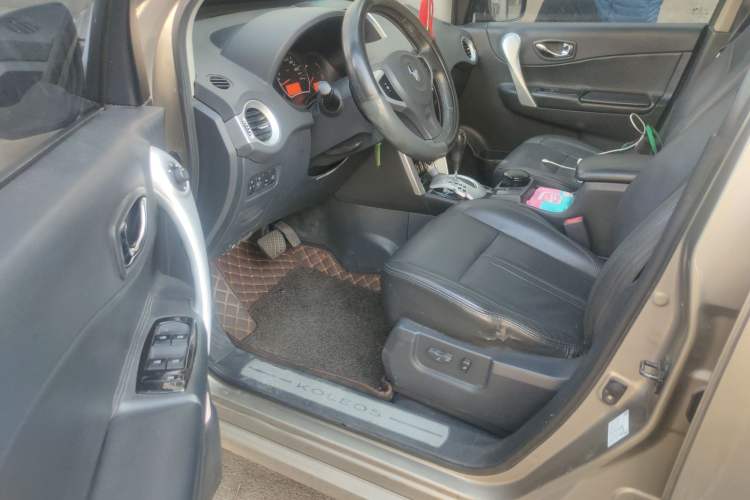 Used Renault Koleos 2010 2.5L 4x4 Comfort Edition Driver Seat