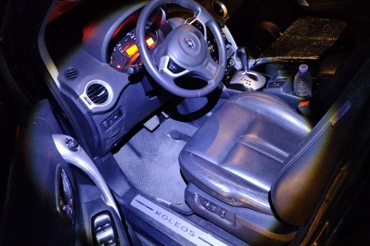 Used Renault Koleos 2010 2.5L 4x4 Luxury Version Driver Seat