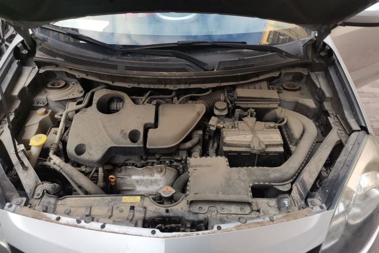 Used Renault Koleos 2010 2.5L 4x4 Comfort Edition Engine Bay