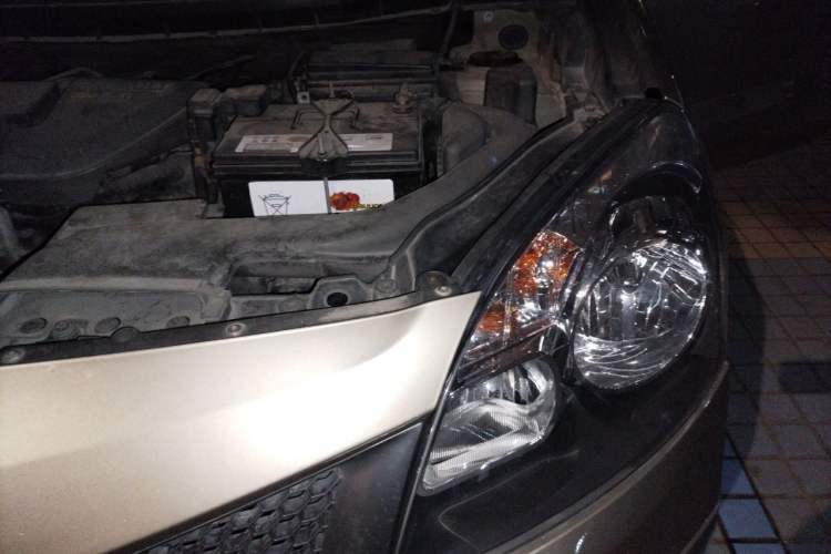 Used Renault Koleos 2010 2.5L 4x4 Comfort Edition Engine Bay Left