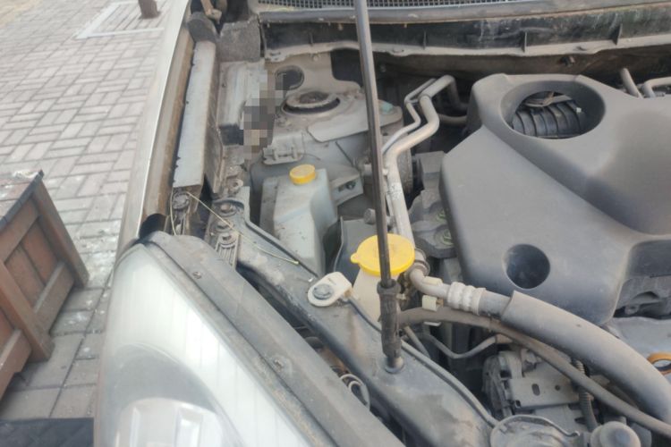 Used Renault Koleos 2010 2.5L 4x4 Comfort Edition Engine Bay Right