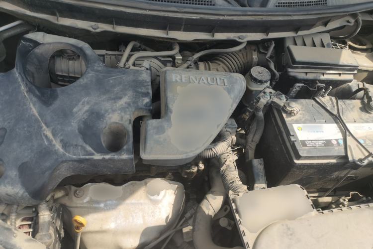 Used Renault Koleos 2010 2.5L 4x4 Comfort Edition Engine Bay