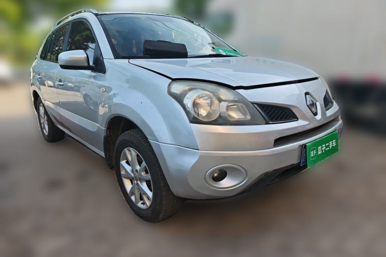 Used Renault Koleos 2010 2.5L Two-Wheel Drive Fashion Edition Front Right 45 Deg