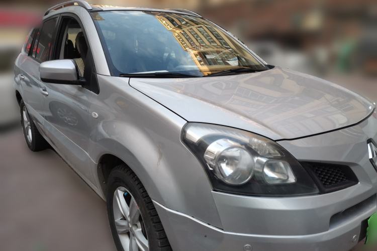 Used Renault Koleos 2010 2.5L 4x4 Comfort Edition Front Right 45 Deg