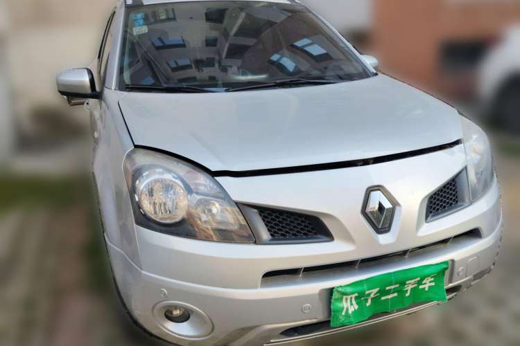 Used Renault Koleos 2010 2.5L 4x4 Comfort Edition Front Right 45 Deg