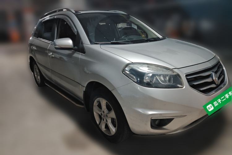 Used Renault Koleos 2010 2.5L 4x4 Comfort Edition Front Right 45 Deg