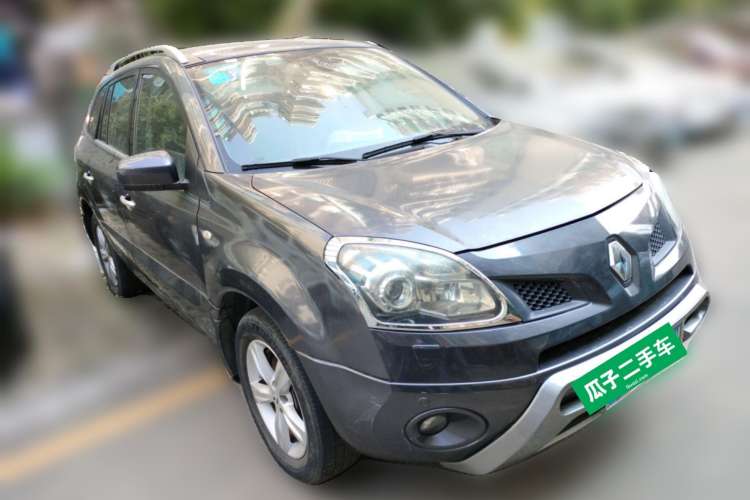 Used Renault Koleos 2010 2.5L 4x4 Luxury Version Front Right 45 Deg