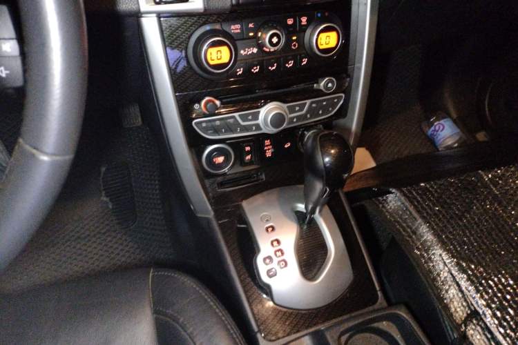 Used Renault Koleos 2010 2.5L 4x4 Luxury Version Gear Lever