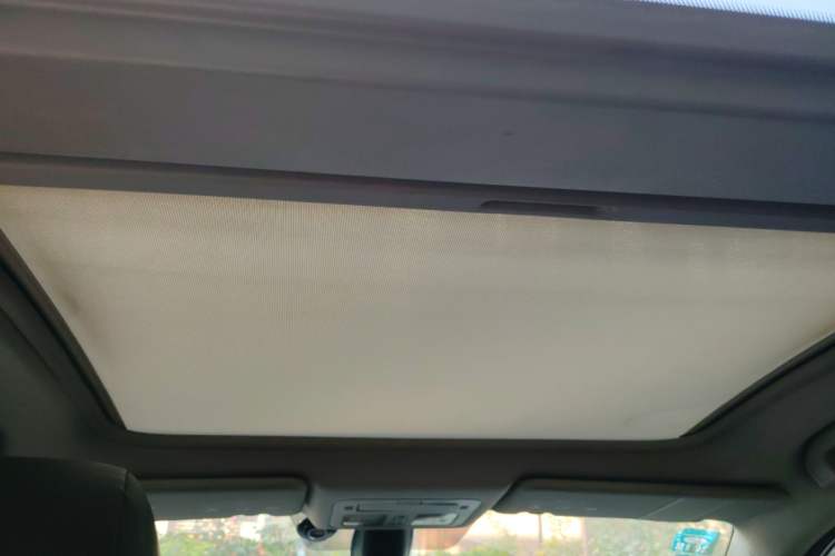 Used Renault Koleos 2010 2.5L 4x4 Comfort Edition Headliner