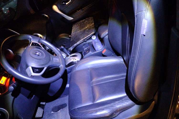 Used Renault Koleos 2010 2.5L 4x4 Luxury Version Left Front Seat