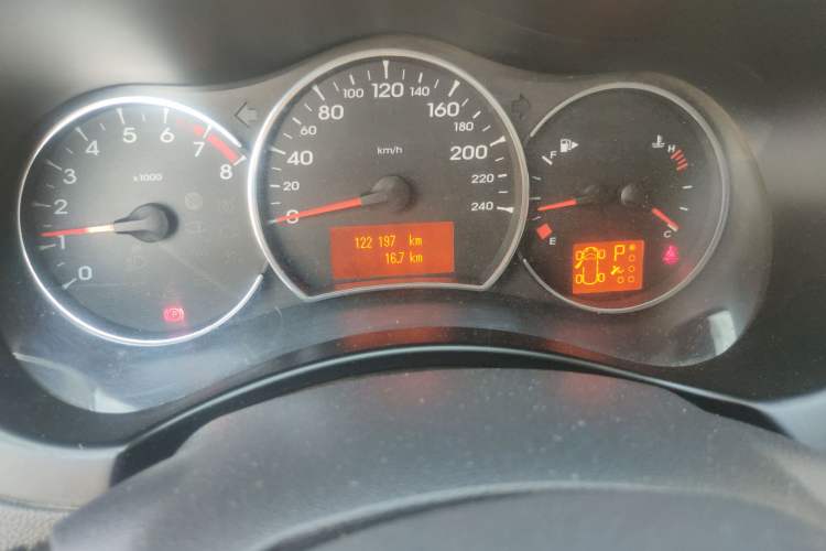 Used Renault Koleos 2010 2.5L 4x4 Comfort Edition Odometer Close Up