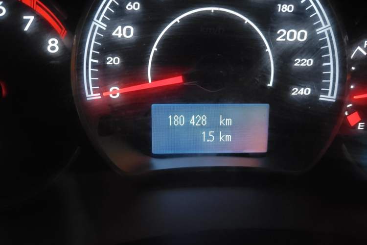 Used Renault Koleos 2010 2.5L 4x4 Comfort Edition Odometer Close Up