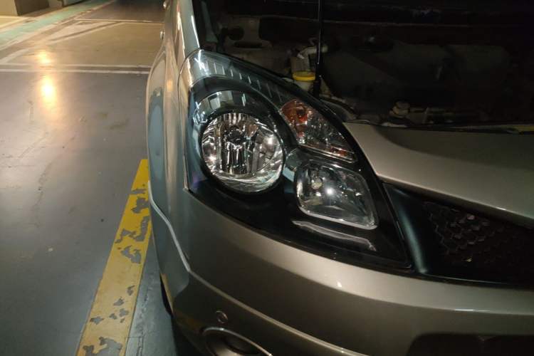 Used Renault Koleos 2010 2.5L Two-Wheel Drive Comfort Version Right Front Headlight