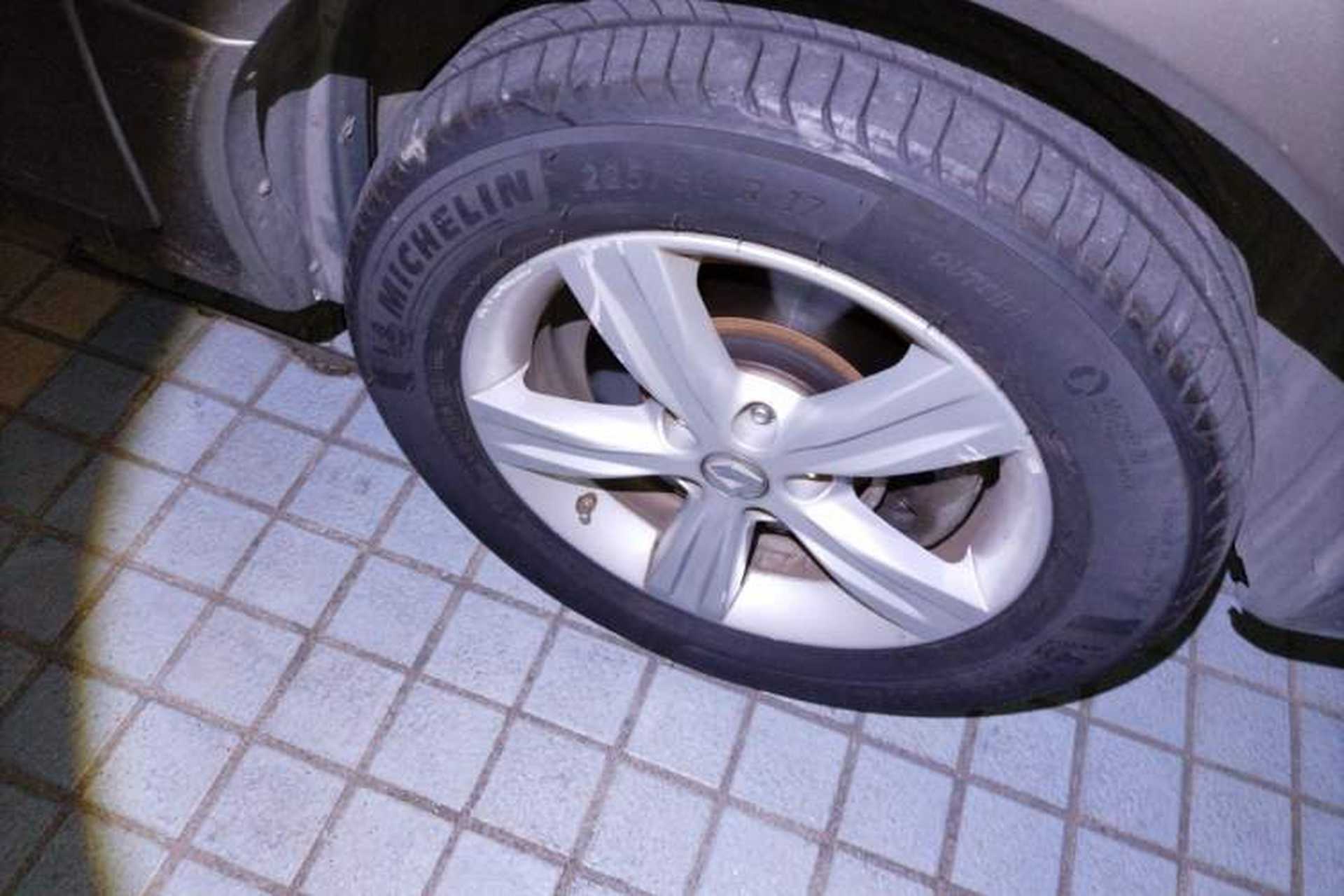 Used Renault Koleos 2010 2.5L 4x4 Comfort Edition Right Front Wheel Hub