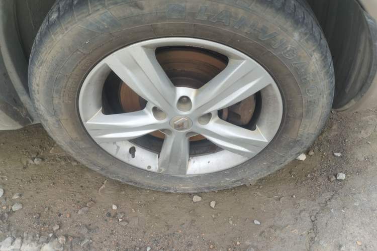 Used Renault Koleos 2010 2.5L 4x4 Comfort Edition Right Front Wheel Hub