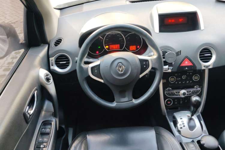 Used Renault Koleos 2010 2.5L 4x4 Comfort Edition Steering Wheel